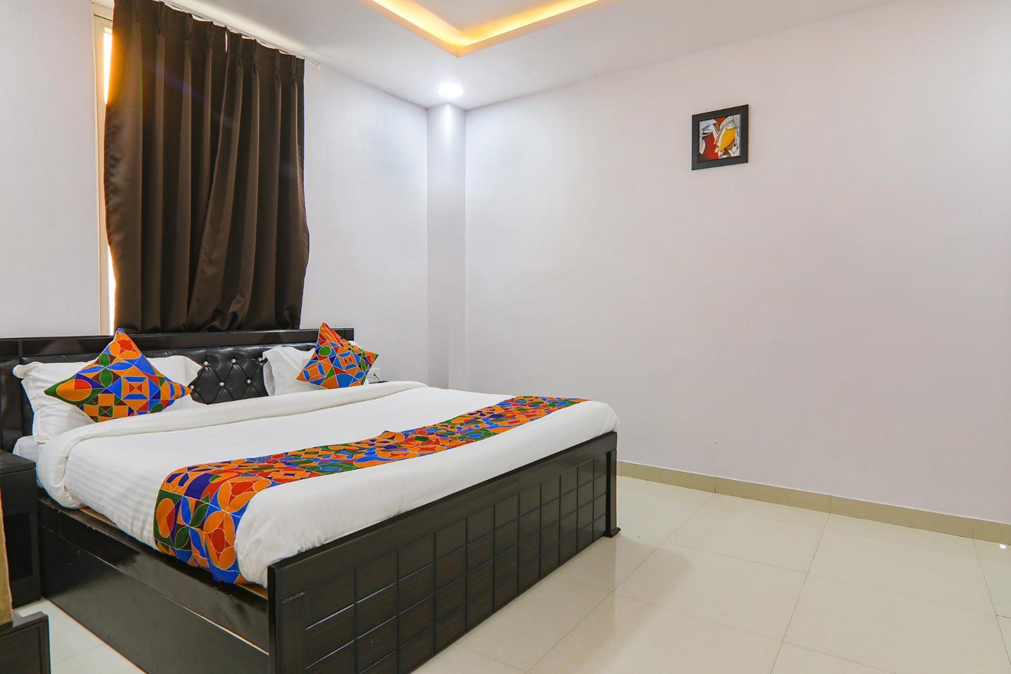 Fabhotel Ananda Hotel