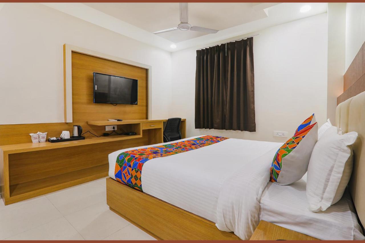 Hotel Fabhotel Ananda