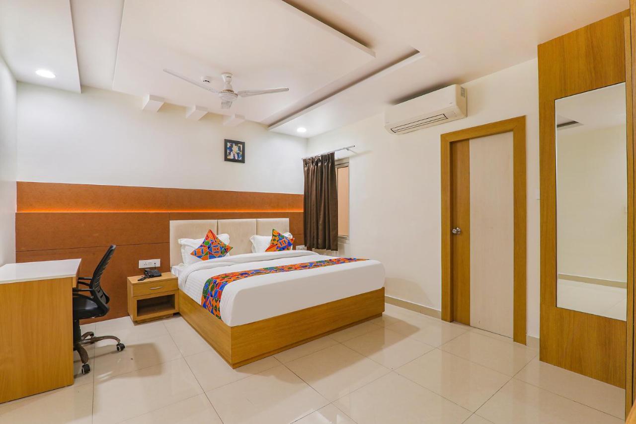 Fabhotel Ananda