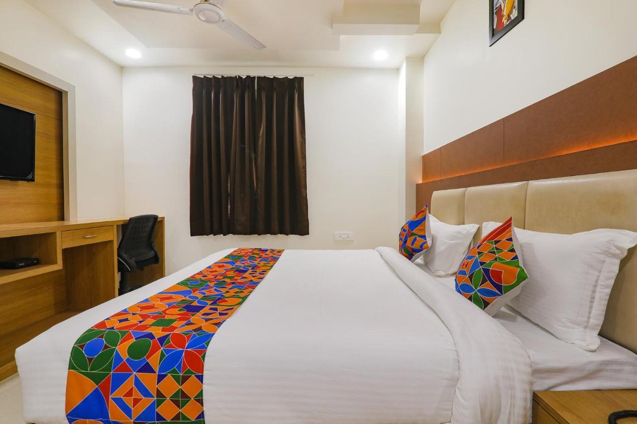 Fabhotel Ananda 3*